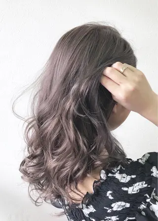 カラー 最高級エクステ /羽エクステ白石宇由のヘアスタイル