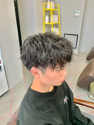 ショート パーマ メンズ 【扱いやすいパーマ】 眞鍋拓己のヘアスタイル