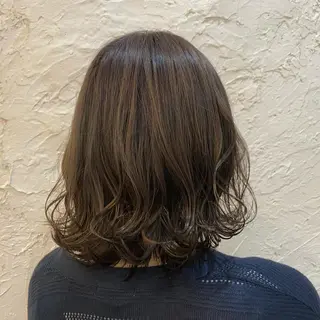 ミディアム LUSTY 長井明里のヘアスタイル