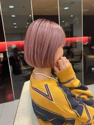 ショート カラー ヘアアレンジ サナ🌱 切りっぱなしボブのヘアスタイル