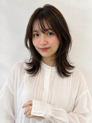 ミディアム カラー 透明感カラー/顔周り 臼井いつみのヘアスタイル