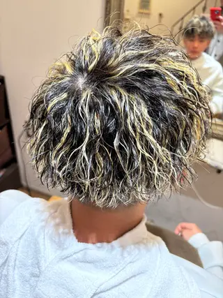 ショート カラー パーマ メンズ メッシュ&パーマ特化 🔥山田雄大🔥のヘアスタイル