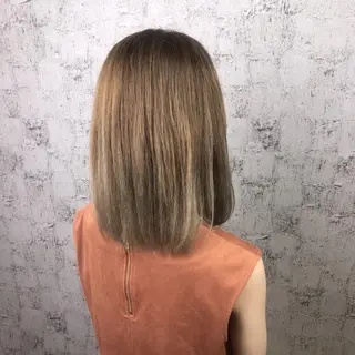 ミディアム カラー 小顔レイヤー/ ベージュ🤍Rieのヘアスタイル