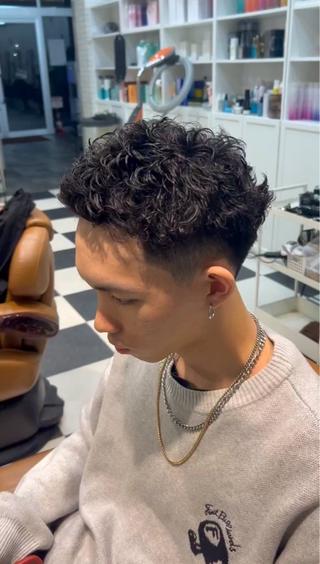 パーマ メンズ 山中 悠人のヘアスタイル
