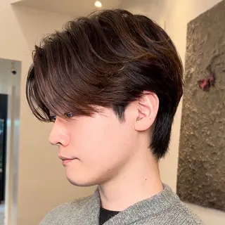 ミディアム パーマ メンズ 岡田大志🇰🇷 中/韓メンズヘアのヘアスタイル