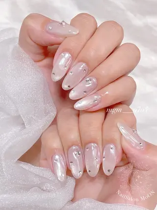 MoON...❤︎ MeGuのネイルデザイン