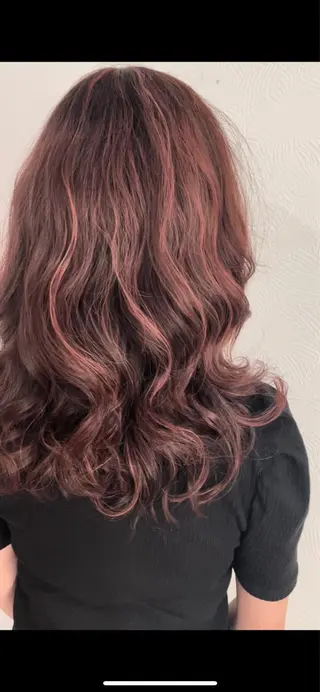 ロング カラー 五日市 愛衣のヘアスタイル