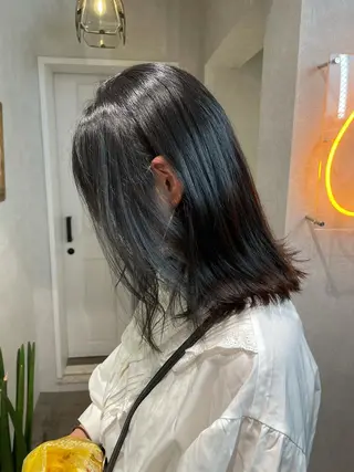 セミロング カラー ナチュラル透明感🌱 小山美樹子のヘアスタイル
