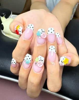 ãã€ã« ðð·ð»ð² XiinhNailã®ãã€ã«ãã¶ã€ã³
