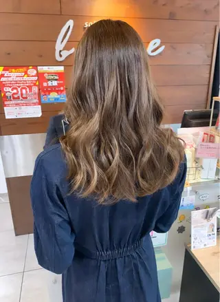 ミディアム レイヤー/艶髪カラー 森本くるみのヘアスタイル
