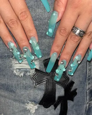 ネイル 🪐富島彩夏 /海外nail🪐のネイルデザイン