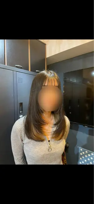 セミロング バウハウスヘア ひなのヘアスタイル
