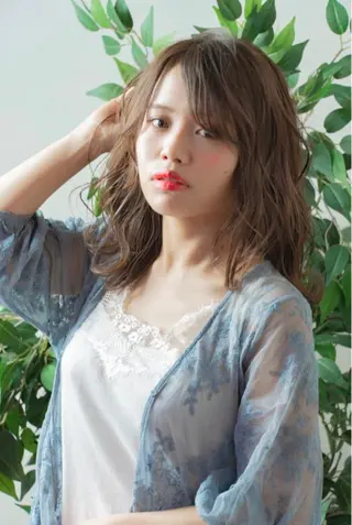 ミディアム カラー Luxbe hakataのヘアスタイル