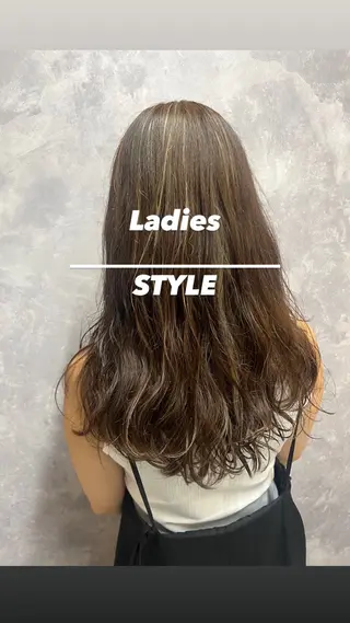 ロング カラー 大人デザイン 🍃MORIKA🍃のヘアスタイル