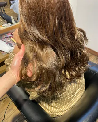 セミロング カラー 井手 素子のヘアスタイル