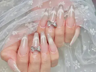 ネイル 🦋 Queenieのネイルデザイン