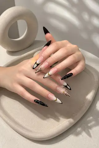 ネイル Dyo Nail_Royalのネイルデザイン