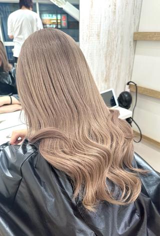 ロング 💛NOZOMI💛 ハイトーンカラーのヘアスタイル