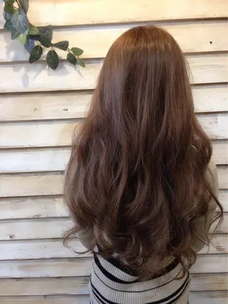 セミロング 艶髪/ハイトーン Sherryのヘアスタイル