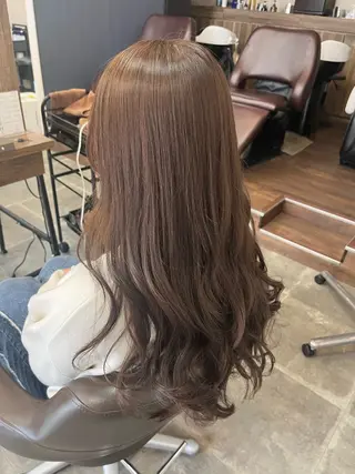 ロング 鈴木 絢奈のヘアスタイル