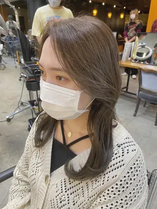 セミロング カラー 透明感カラー🌿 グレージュ🐺陽介のヘアスタイル