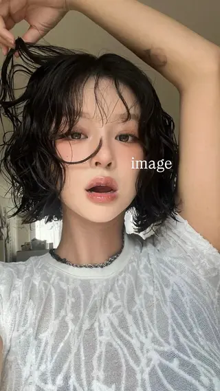 ミディアム パーマ ルナ|縮毛矯正 ×レイヤーカット🥝のヘアスタイル