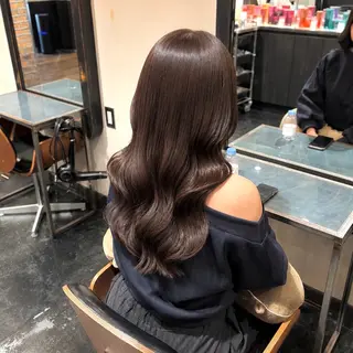 セミロング カラー 芦刈 咲来のヘアスタイル