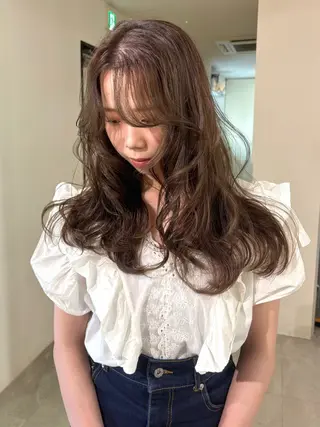 ロング カラー mizuki/ピンク ベージュ.レイヤーのヘアスタイル