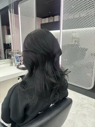 セミロング カラー 抜け感レイヤー︴ ニュアンスカラーのヘアスタイル