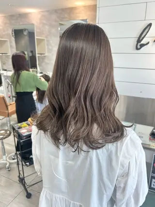 ミディアム レイヤー/艶髪カラー 森本くるみのヘアスタイル