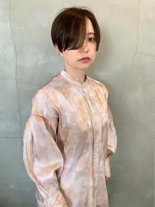 ショート カラー 榑松 恵里のヘアスタイル