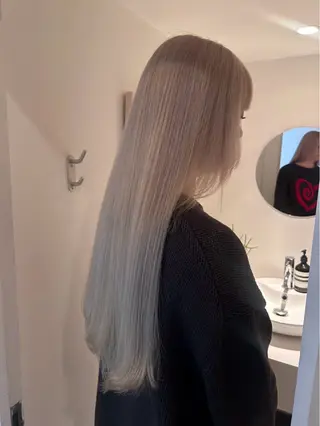 カラー かがやしづ ⭐️ベージュのヘアスタイル