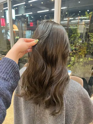 ロング 相田 佳乃のヘアスタイル