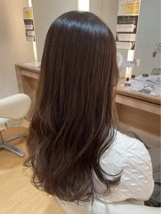 ロング カラー 越智 咲穂のヘアスタイル