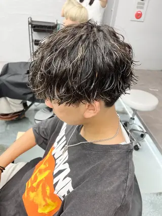 カラー パーマ メンズ 松戸レイヤーカット 塚原悠斗のヘアスタイル