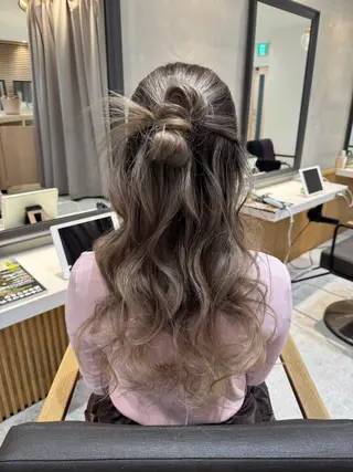 ロング ヘアアレンジ ヘアセット/レイヤー 赤み消し/はるかのヘアスタイル