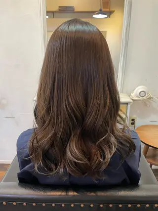 セミロング Babylone 飯尾 香音のヘアスタイル