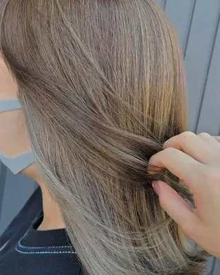 ミディアム カラー 関口 友菜のヘアスタイル