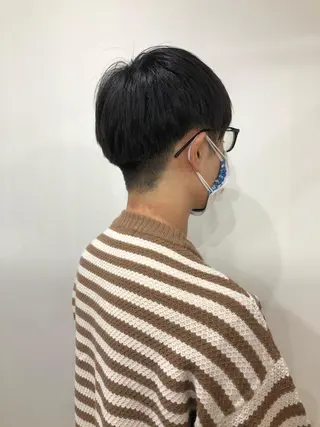 ショート メンズ white.梅田 デザインカラー🦄のヘアスタイル