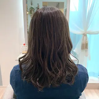 セミロング ayano ．のヘアスタイル