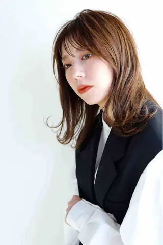 ミディアム カラー LOOP hairのヘアスタイル