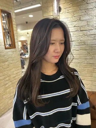 ロング 河上 麻衣/白髪ぼかしのヘアスタイル
