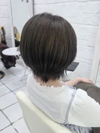 ミディアム toiro ちだしえりのヘアスタイル