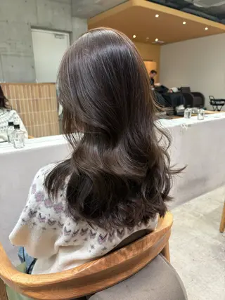 セミロング カラー Saki/レイヤー/ 柔色カラー/顔まわりのヘアスタイル