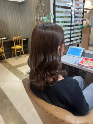ミディアム カラー 鳥見 若菜のヘアスタイル