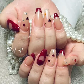 ネイル 🦋 Queenieのネイルデザイン