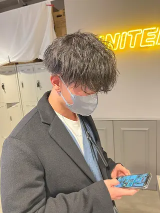 ショート カラー パーマ メンズ メンズパーマ特化 TAIGAのヘアスタイル