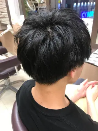 ショート メンズ ササキ トモコのヘアスタイル