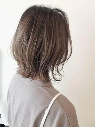 ミディアム 五日市 愛衣のヘアスタイル
