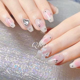 ネイル Queens テイのネイルデザイン